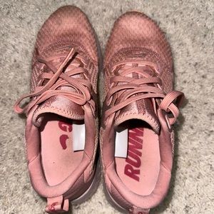 Pink color Nike react shoes in size 7.5